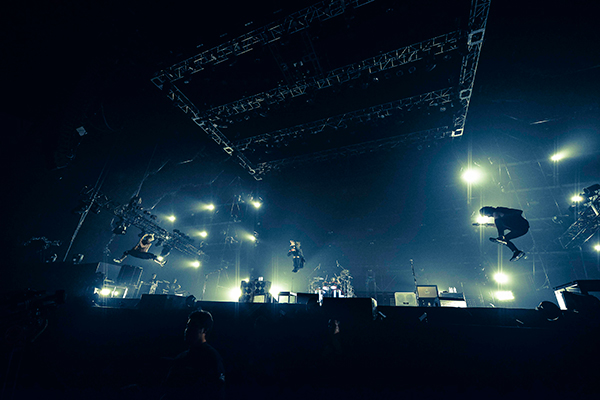 http://rooftop.cc/extra_issue/2015/11/27/oneokrock_2.jpg
